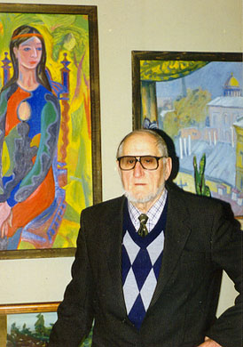 Ростислав Вовкушевский на Персональной выставке (1995) перед картиной "Девушка в саду".